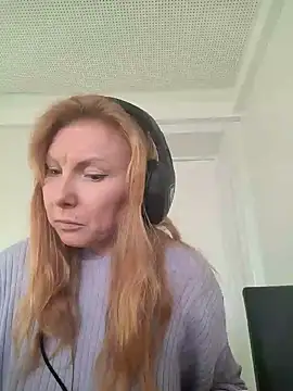 Snapshot of JenyJansy chatting on 28, 11, 2025 JenyJansy online show from 28, 11, 2025