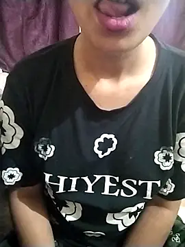 Snapshot of RASHMI_SHARMA9 chatting on 27, 4, 2026 RASHMI SHARMA9 online show from 27, 4, 2026