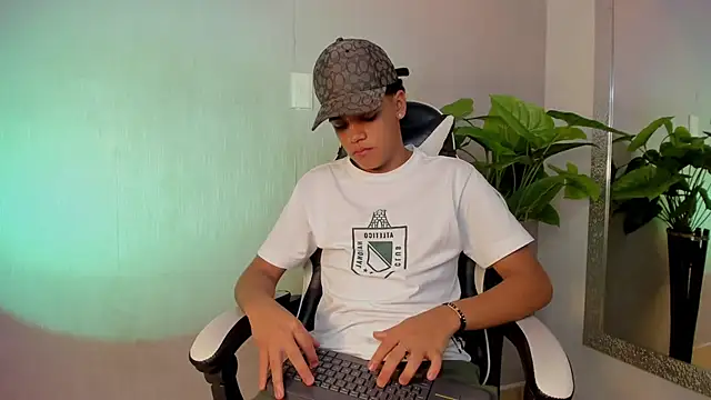 Isaac Collins  online show from 4, 12, 2025