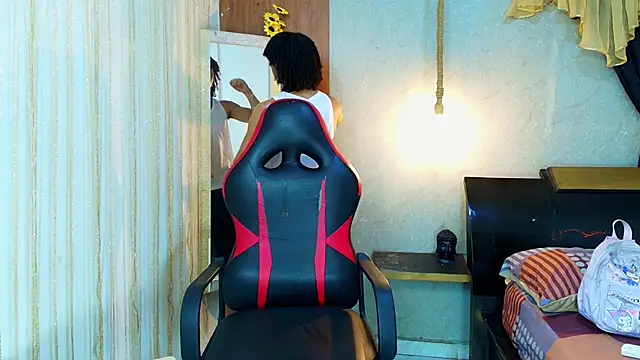 kim curlyy online show from 8, 4, 2026