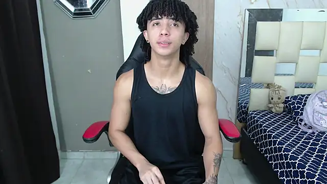 Snapshot of kim_curlyy chatting on 27, 5, 2026 kim curlyy online show from 27, 5, 2026