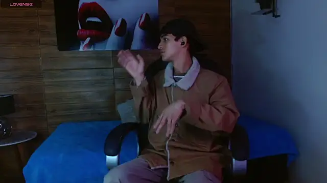 Snapshot of Michaelkoiv chatting on 1, 12, 2025 Michaelkoiv online show from 1, 12, 2025