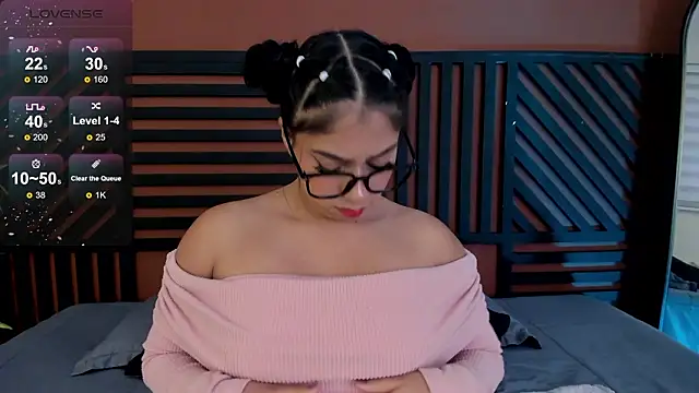 luna cute   online show from 9, 2, 2026