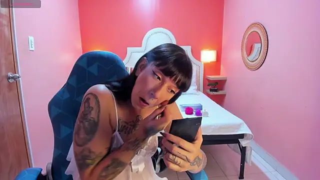 nora temptress online show from 20, 12, 2025