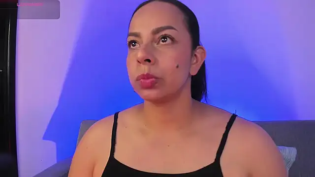 Snapshot of jimena_chic1 chatting on 25, 5, 2026 jimena chic1 online show from 25, 5, 2026