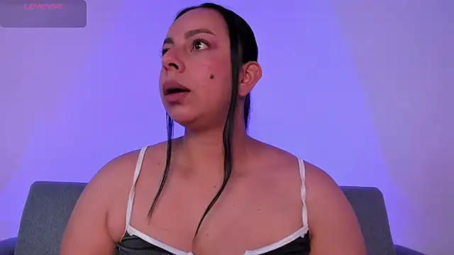 Snapshot of jimena_chic1 chatting on 31, 5, 2026 jimena chic1 online show from 31, 5, 2026