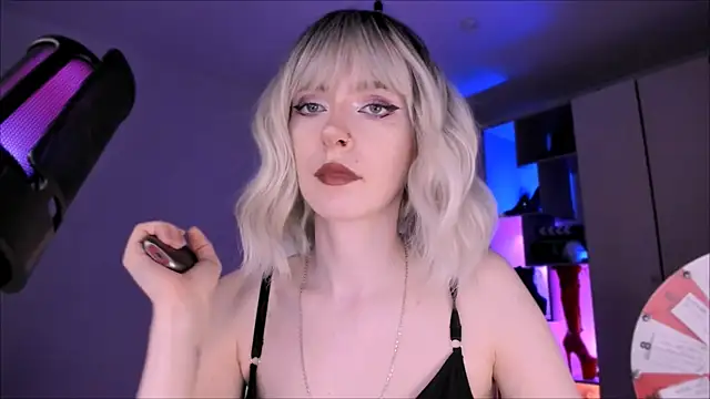Snapshot of Mistress_Iris chatting on 26, 7, 2026 Mistress Iris online show from 26, 7, 2026