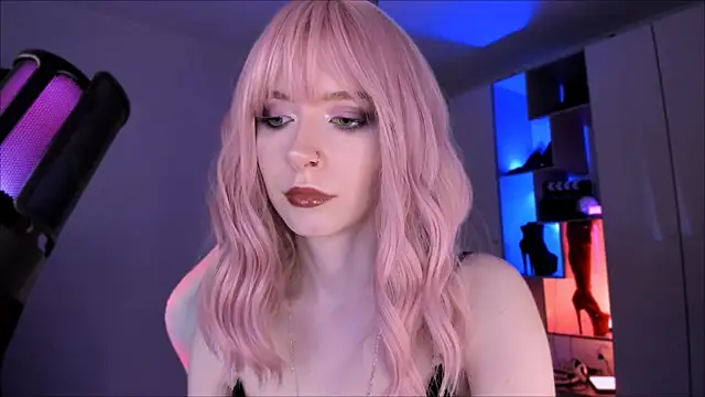 Snapshot of Mistress_Iris chatting on 27, 7, 2026 Mistress Iris online show from 27, 7, 2026