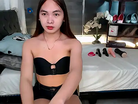 sylvannia cumslut online show from 17, 2, 2026