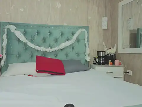 Apriil Sweett online show from 4, 12, 2025