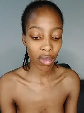 Snapshot of MsParisSmith chatting on 5, 12, 2025 MsParisSmith online show from 5, 12, 2025