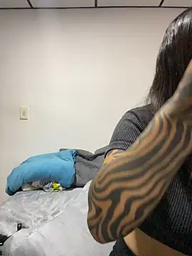 Alana Arang online show from 27, 11, 2025