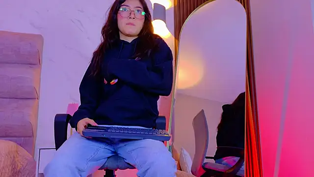 Mia Cullen online show from 5, 2, 2026