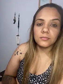 Snapshot of LoreinnFox chatting on 19, 4, 2026 LoreinnFox online show from 19, 4, 2026