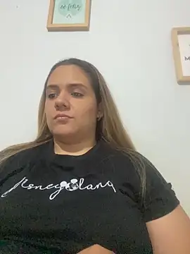 Snapshot of LoreinnFox chatting on 19, 4, 2026 LoreinnFox online show from 19, 4, 2026