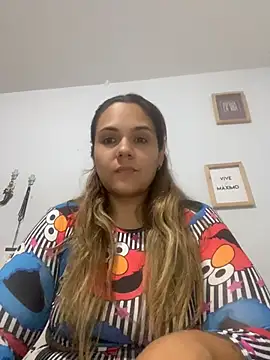 Snapshot of LoreinnFox chatting on 23, 4, 2026 LoreinnFox online show from 23, 4, 2026
