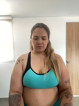 Snapshot of LoreinnFox chatting on 23, 4, 2026 LoreinnFox online show from 23, 4, 2026