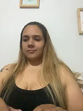 Snapshot of LoreinnFox chatting on 25, 4, 2026 LoreinnFox online show from 25, 4, 2026