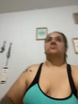 Snapshot of LoreinnFox chatting on 7, 5, 2026 LoreinnFox online show from 7, 5, 2026