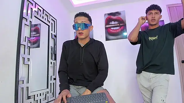 COUPLES BOYS online show from 29, 11, 2025