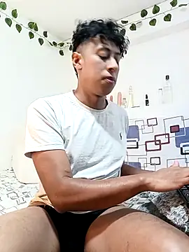 yaron-latin-bad-boy online show from 29, 11, 2025