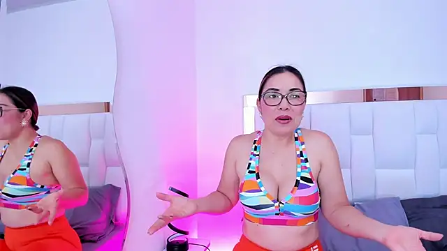 Snapshot of AnnaJaimes chatting on 5, 12, 2025 AnnaJaimes online show from 5, 12, 2025