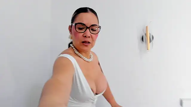 Snapshot of AnnaJaimes chatting on 1, 2, 2026 AnnaJaimes online show from 1, 2, 2026