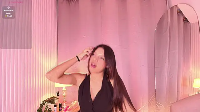 Snapshot of serena_woodsen_ chatting on 30, 11, 2025 serena woodsen online show from 30, 11, 2025