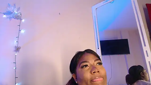 Snapshot of GraceMaaceey chatting on 5, 5, 2026 GraceMaaceey online show from 5, 5, 2026