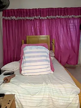 xyarela Hot online show from 15, 12, 2025