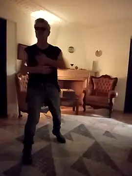 Snapshot of CasalGarcia69 chatting on 29, 11, 2025 CasalGarcia69 online show from 29, 11, 2025