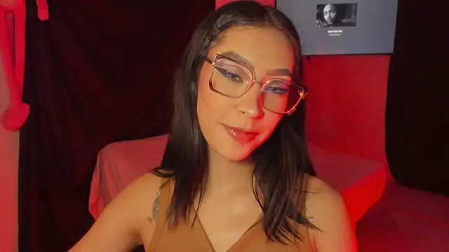 Snapshot of Ounla_Sweet chatting on 14, 7, 2026 Ounla Sweet online show from 14, 7, 2026