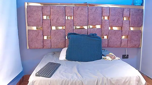  Caroline34 online show from 23, 3, 2026