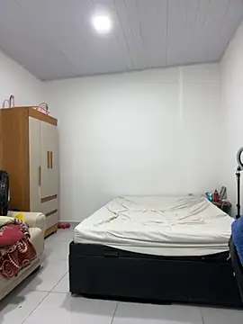 Lillith Bloom online show from 16, 4, 2026