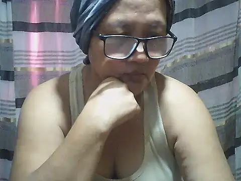 Snapshot of fireflower70 chatting on 12, 7, 2026 fireflower70 online show from 12, 7, 2026
