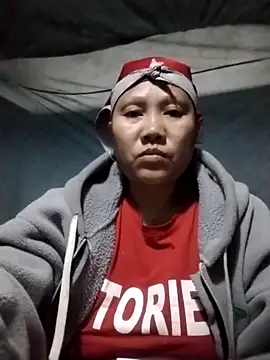 Snapshot of LeoPet2x chatting on 19, 12, 2025 LeoPet2x online show from 19, 12, 2025