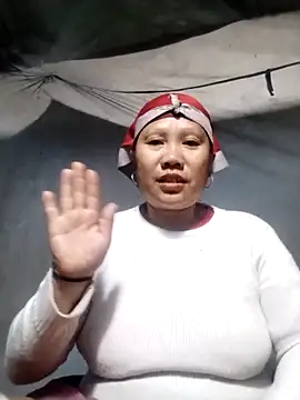 Snapshot of LeoPet2x chatting on 22, 12, 2025 LeoPet2x online show from 22, 12, 2025