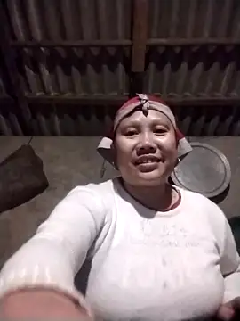 Snapshot of LeoPet2x chatting on 12, 2, 2026 LeoPet2x online show from 12, 2, 2026