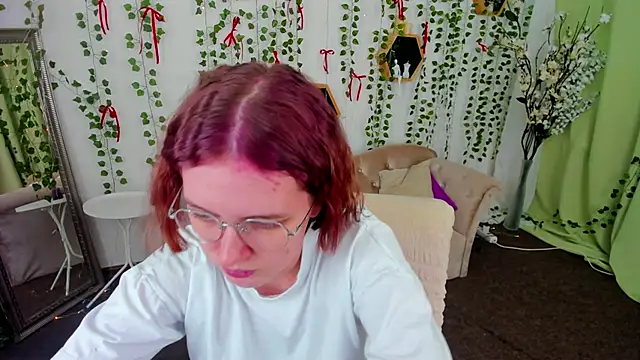 Mia Mooore online show from 18, 2, 2026