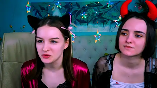 KateWillows online show from 11, 4, 2026