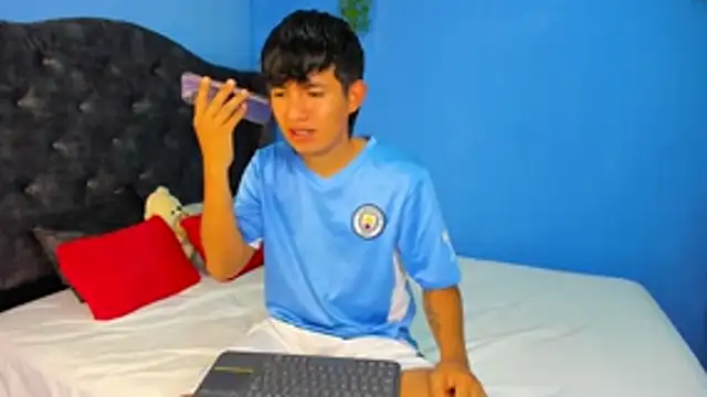 Mikke18 online show from 5, 2, 2026