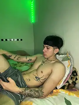 Snapshot of wil_hot chatting on 29, 11, 2025 wil hot online show from 29, 11, 2025