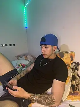 Snapshot of wil_hot chatting on 30, 11, 2025 wil hot online show from 30, 11, 2025