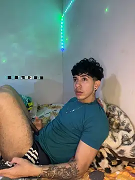 Snapshot of wil_hot chatting on 1, 12, 2025 wil hot online show from 1, 12, 2025