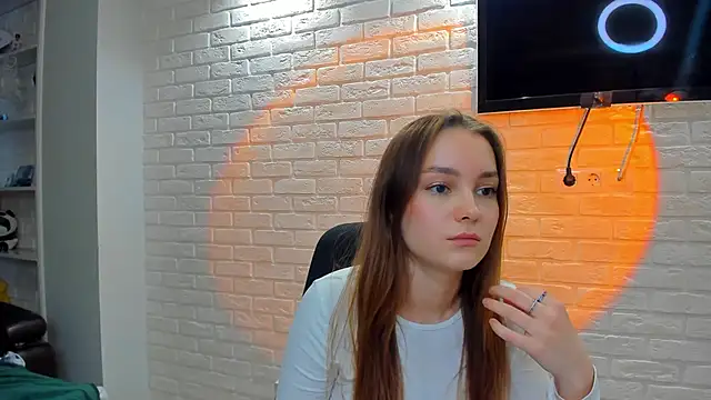 LouiseFlower  online show from 29, 11, 2025