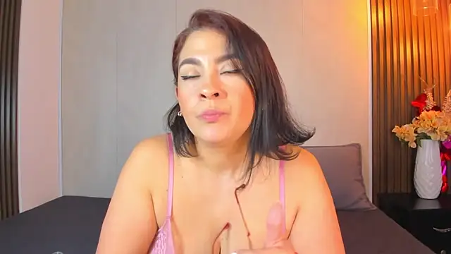 Meggan Moree online show from 28, 3, 2026