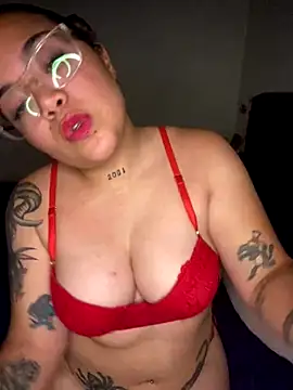 Lindalatina2001 online show from 14, 12, 2025