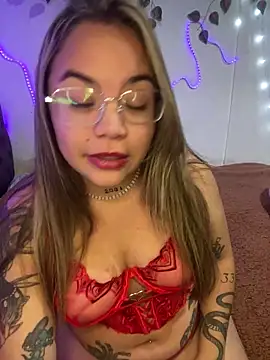 Lindalatina2001 online show from 28, 4, 2026