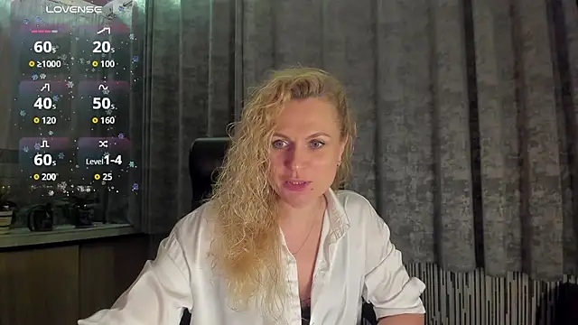 Snapshot of LanaLight_x chatting on 20, 4, 2026 LanaLight x online show from 20, 4, 2026