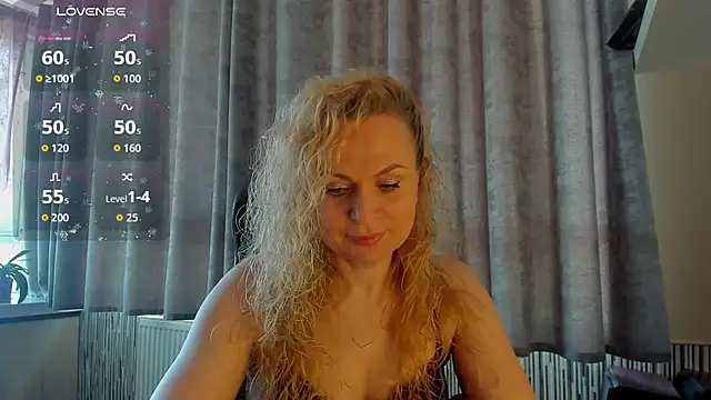 Snapshot of LanaLight_x chatting on 6, 5, 2026 LanaLight x online show from 6, 5, 2026